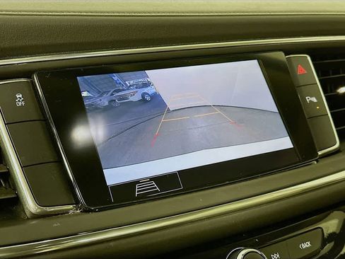 Used 2021 Buick Enclave Essence image 28