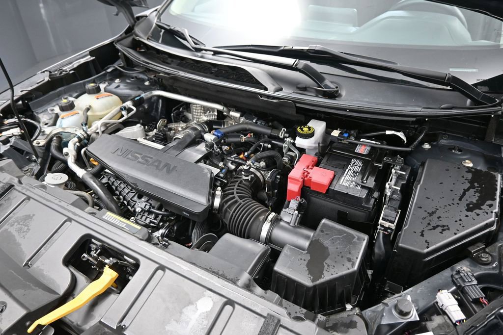 Used 2024 Nissan Rogue S AWD/4WD image 13