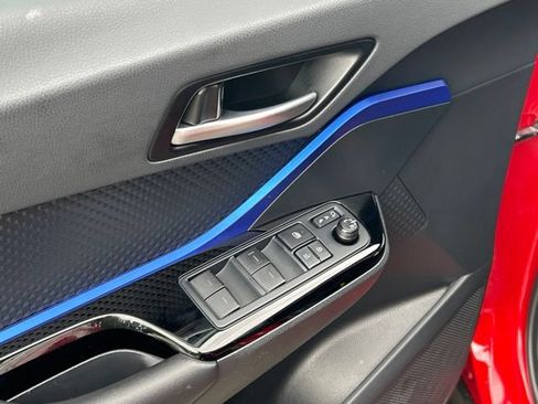 Used 2020 Toyota C-HR XLE FWD image 24