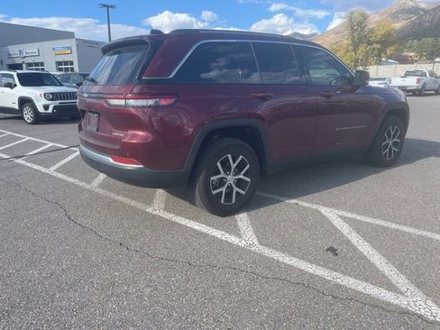 Used 2023 Jeep Grand Cherokee Limited w/ Trailer Tow Prep Group (B) image 3