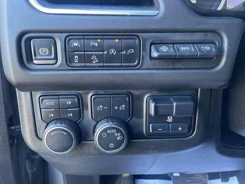 Used 2021 Chevrolet Suburban Premier w/ Premium Package image 15