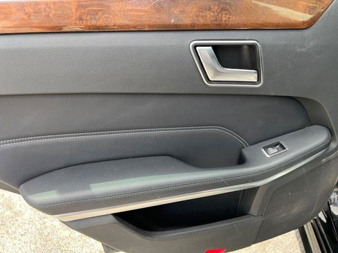 Used 2016 Mercedes-Benz E 350 Sedan w/ Premium Package image 22
