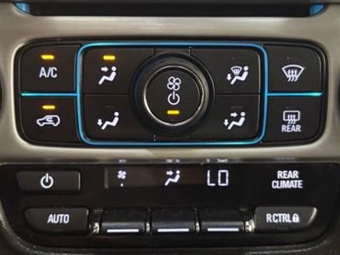 Used 2019 GMC Yukon XL SLT w/ Graphite Performance Edition RWD image 34
