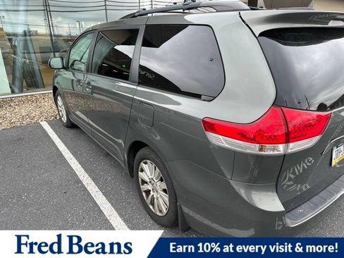 Used 2014 Toyota Sienna XLE AWD/4WD image 12