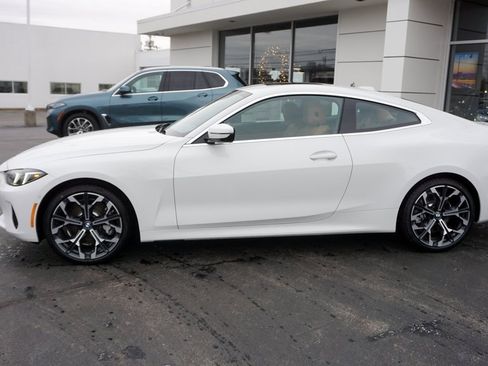 Used 2025 BMW 430i xDrive Coupe w/ Convenience Package image 2