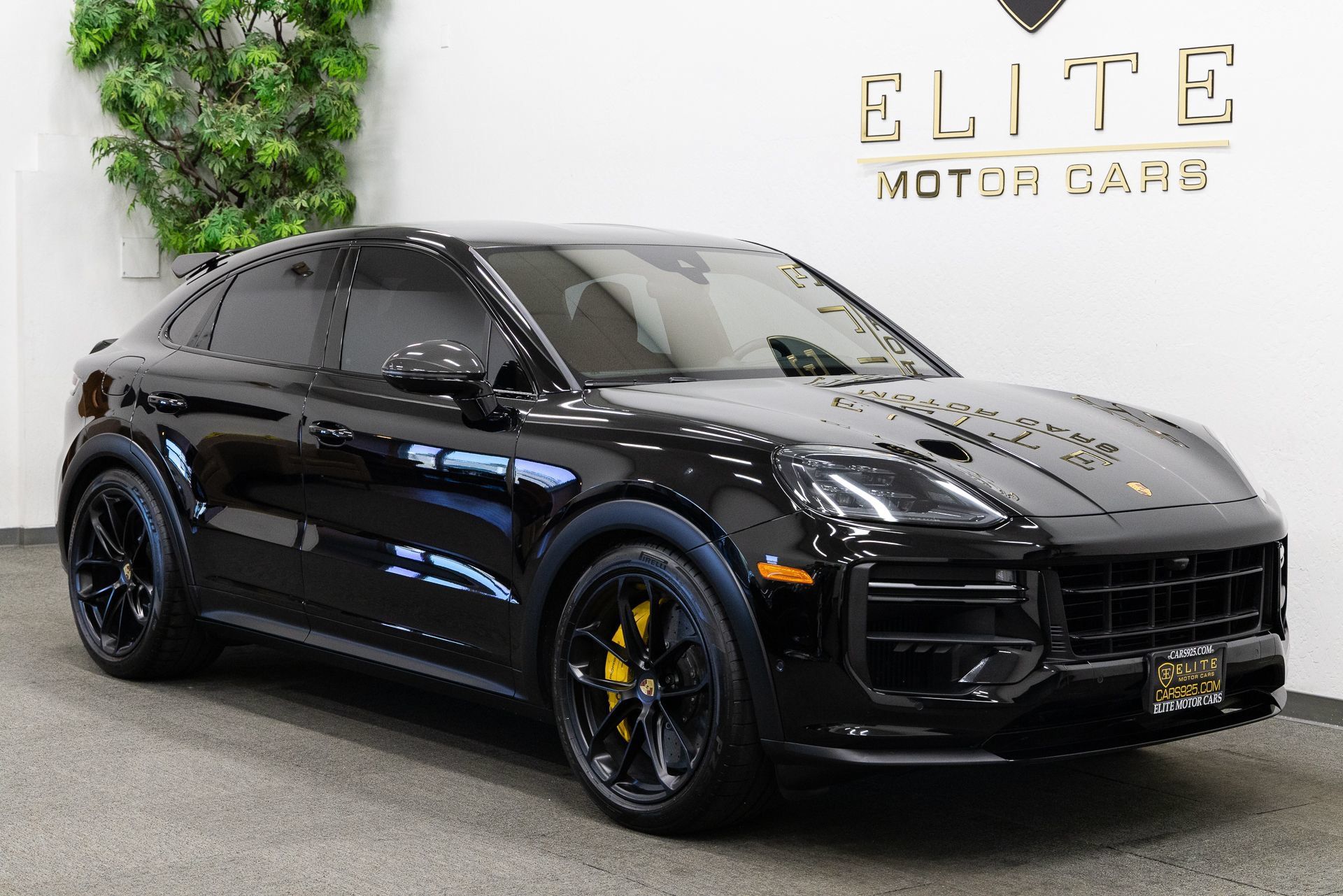 Used 2024 Porsche Cayenne Turbo GT AWD/4WD image 9