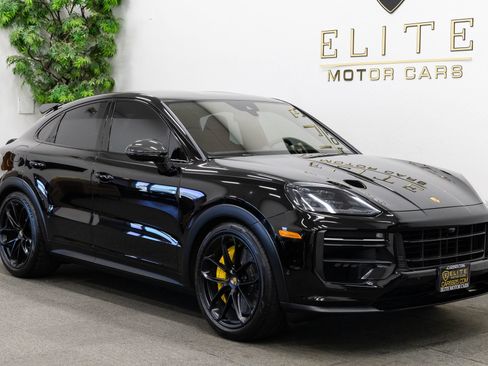Used 2024 Porsche Cayenne Turbo GT AWD/4WD image 9