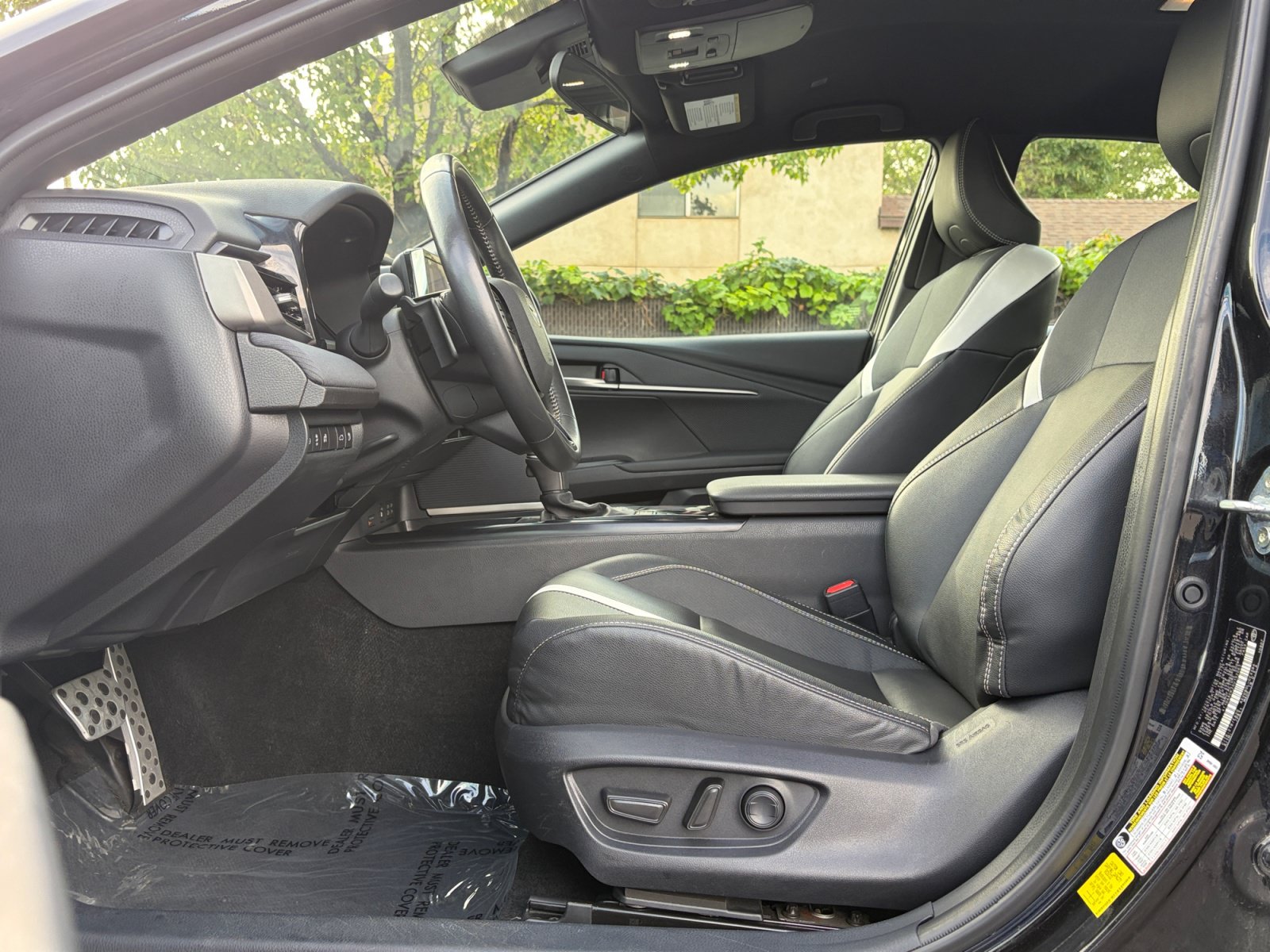 Used 2025 Toyota Camry SE FWD image 11