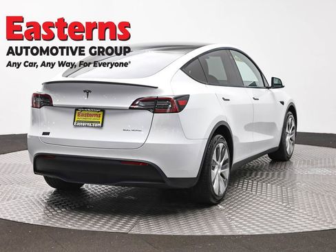 Used 2023 Tesla Model Y Long Range AWD/4WD image 5