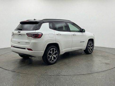 Used 2025 Jeep Compass Limited image 9
