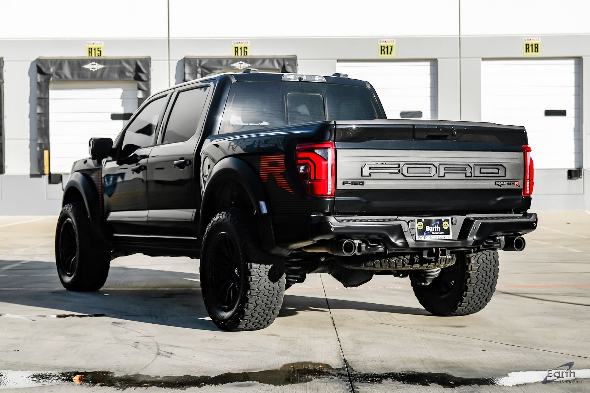 Used 2025 Ford F150 Raptor w/ Equipment Group 803A Raptor R AWD/4WD image 9