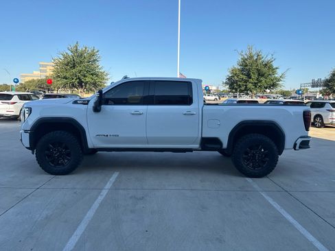 Used 2024 GMC Sierra 2500 AT4 w/ Max Trailering Package AWD/4WD image 3