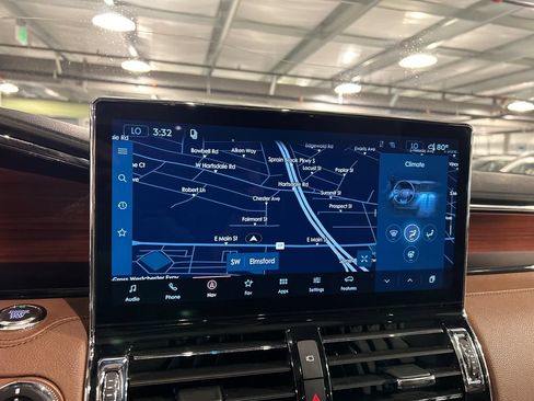 Used 2022 Lincoln Navigator L Reserve AWD/4WD image 16