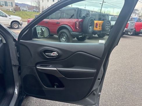 Used 2021 Jeep Cherokee Limited w/ Elite Package image 31