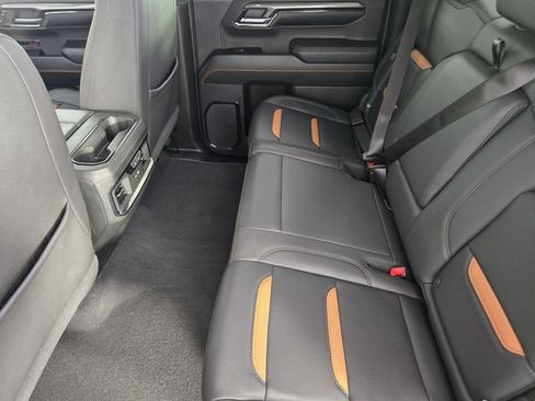 Used 2023 GMC Sierra 1500 AT4 w/ Technology Package AWD/4WD image 33