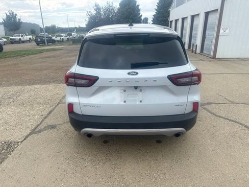 Used 2025 Ford Escape Active AWD/4WD image 9