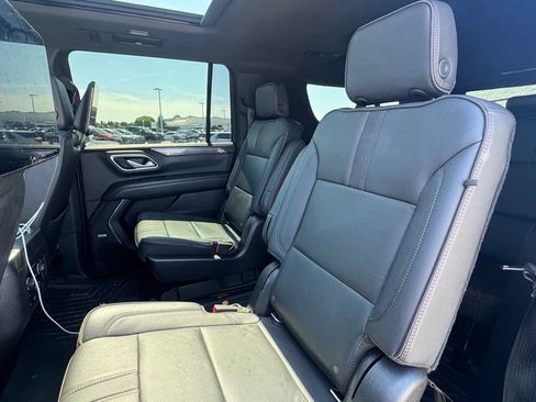 Used 2021 Chevrolet Suburban RST w/ Luxury Package AWD/4WD image 14