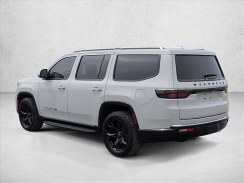 Used 2022 Jeep Wagoneer Series II AWD/4WD image 6