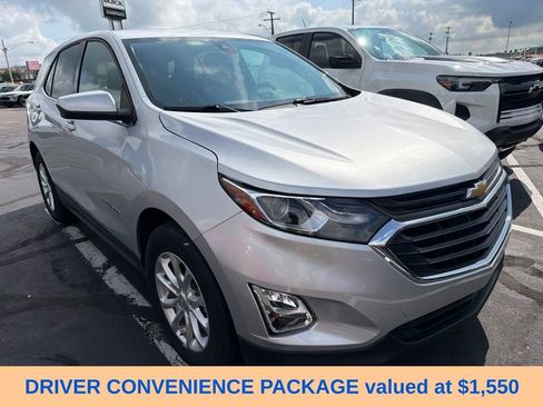 Used 2020 Chevrolet Equinox LT w/ Driver Convenience Package FWD image 2