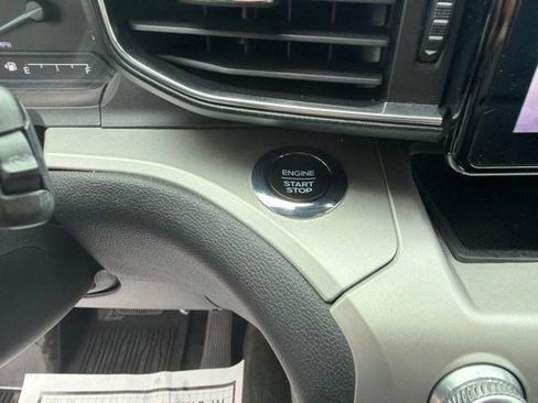 Used 2021 Ford Explorer XLT w/ Equipment Group 202A AWD/4WD image 20