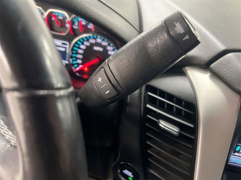 Used 2019 GMC Yukon XL SLT image 16