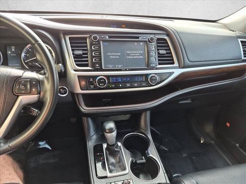 Used 2015 Toyota Highlander Limited FWD image 14