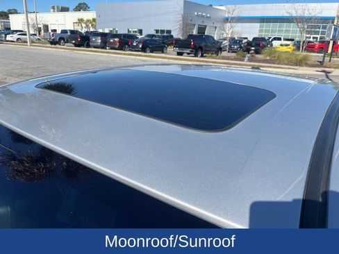 Used 2019 Ford Taurus Limited image 3