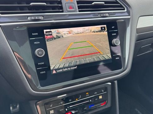 Used 2022 Volkswagen Tiguan SE R-Line image 25