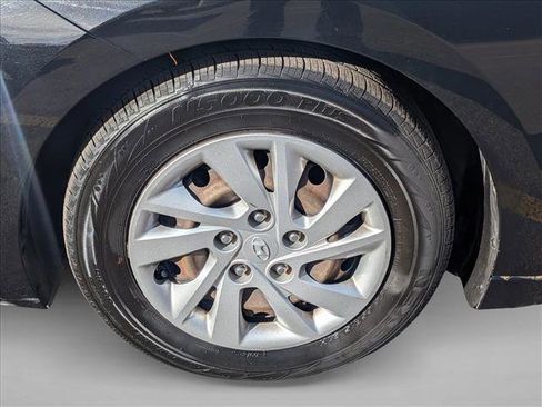 Used 2019 Hyundai Elantra SE image 9