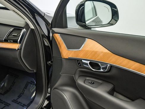 Certified 2025 Volvo XC90 B6 Plus image 19