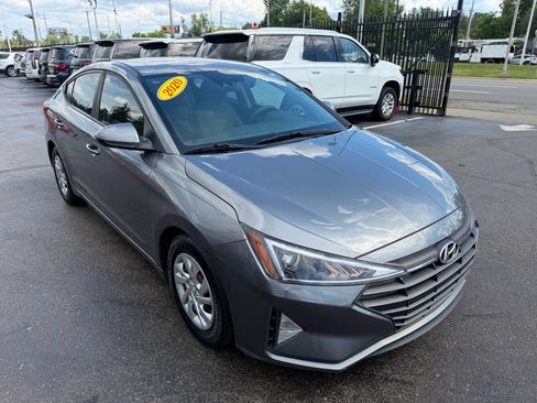 Used 2020 Hyundai Elantra SE w/ Cargo Package (C1) FWD image 3