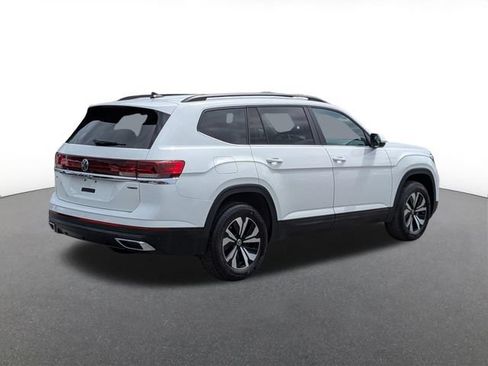 Used 2024 Volkswagen Atlas SE AWD/4WD image 3