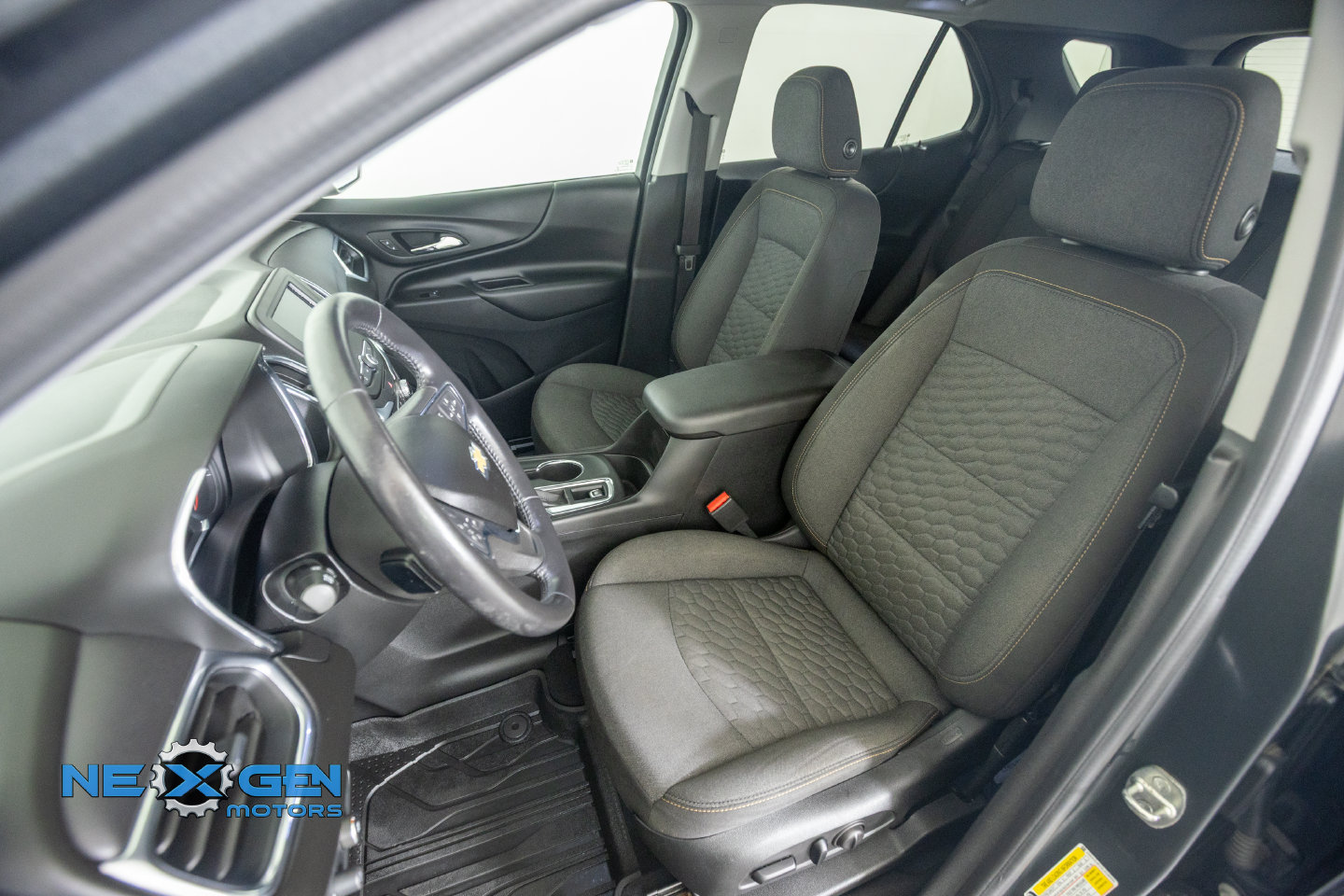 Used 2020 Chevrolet Equinox LT AWD/4WD image 25