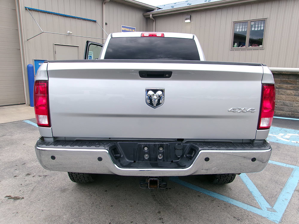 Used 2017 RAM 2500 Tradesman w/ Chrome Appearance Group AWD/4WD image 4
