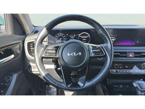 Used 2024 Kia Seltos EX FWD image 26