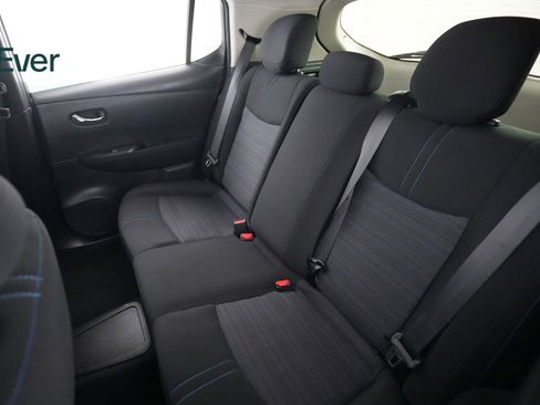 Used 2025 Nissan Leaf S image 24