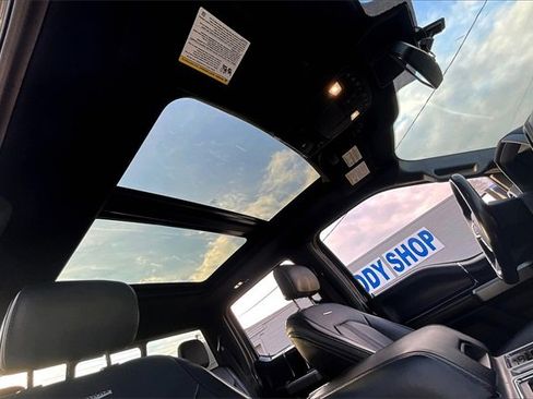 Used 2019 Ford F150 Platinum w/ Equipment Group 701A Luxury image 17