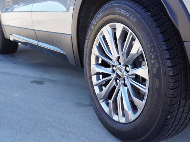 Used 2025 Cadillac XT4 Premium Luxury FWD image 19