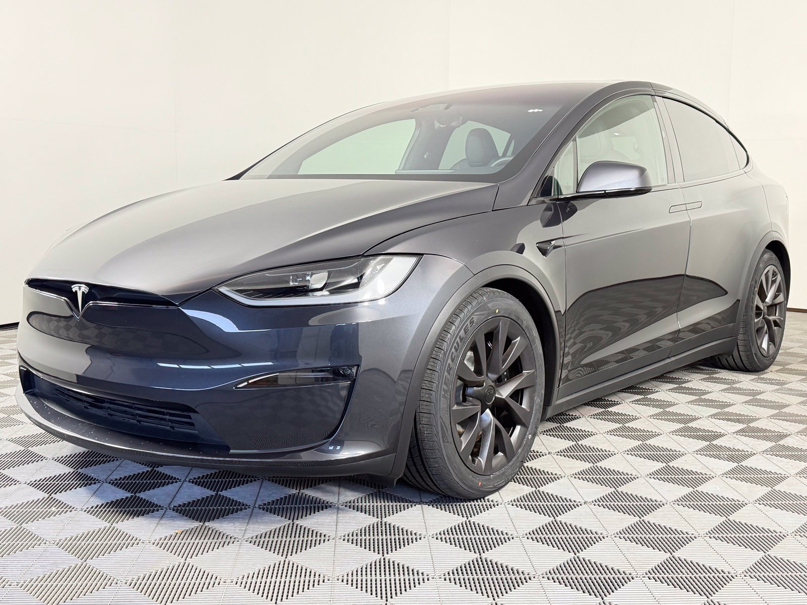 Used 2024 Tesla Model X AWD/4WD image 4
