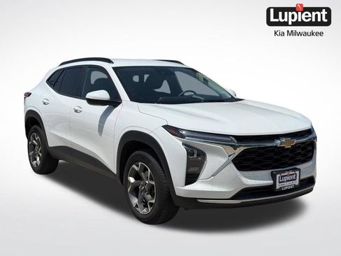 Used 2024 Chevrolet Trax LT w/ LT Convenience Package FWD image 1
