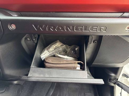 Used 2018 Jeep Wrangler Unlimited Rubicon AWD/4WD image 19