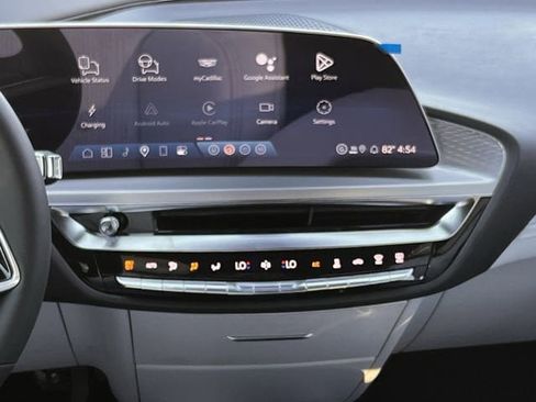 New 2026 Cadillac Lyriq Signature Luxury image 15