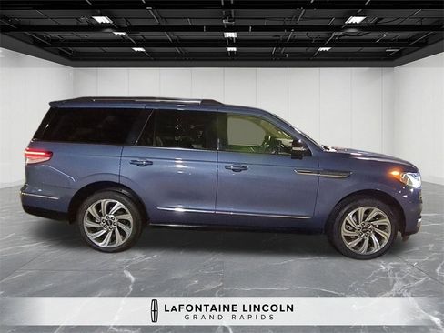 Certified 2023 Lincoln Navigator Reserve image 6