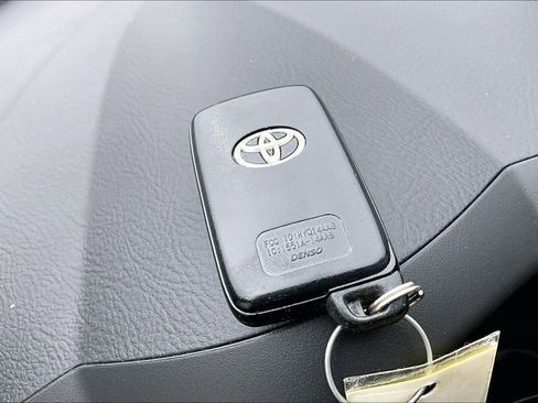Used 2010 Toyota RAV4 Limited image 13