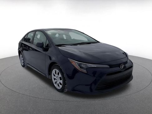 Used 2025 Toyota Corolla LE image 3