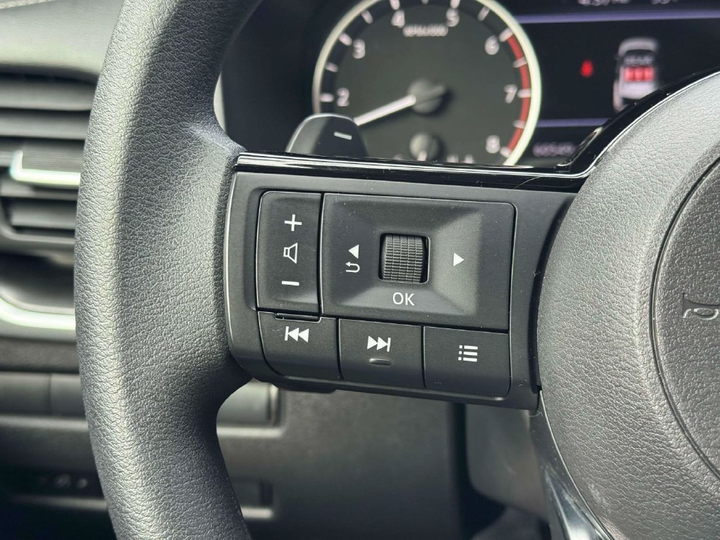 Used 2023 Nissan Rogue SV AWD/4WD image 24