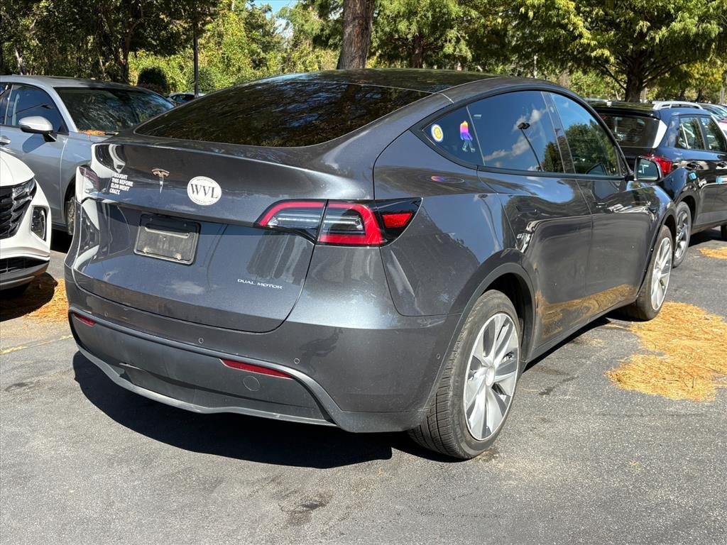 Used 2022 Tesla Model Y Long Range AWD/4WD image 3