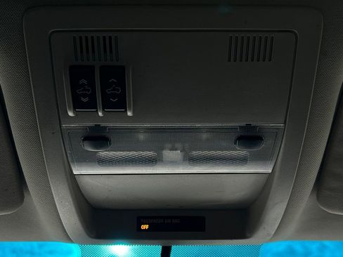 Used 2013 Chevrolet Suburban LT image 39