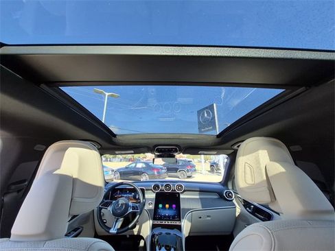 Certified 2025 Mercedes-Benz GLC 300 image 32