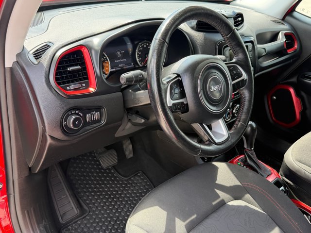Used 2017 Jeep Renegade Trailhawk w/ Cold Weather Group II AWD/4WD image 17
